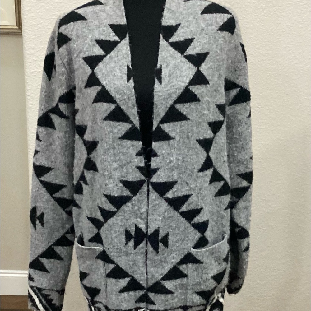 Frye Women's Open Front Knit Cozy Comfy Cardigan in Gray and Black - Picture 3 of 8